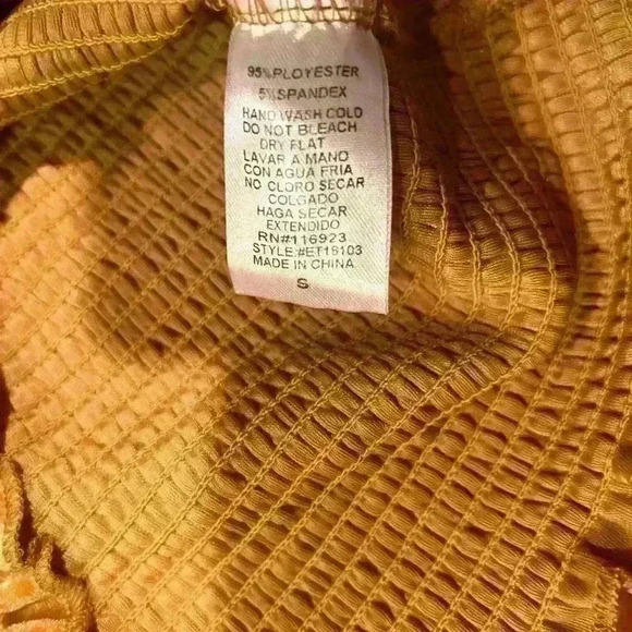 Easel Los Angeles Velvet Top. Womens size Small. Gold. Bodycon fit, Festive,Fall - Picture 7 of 7